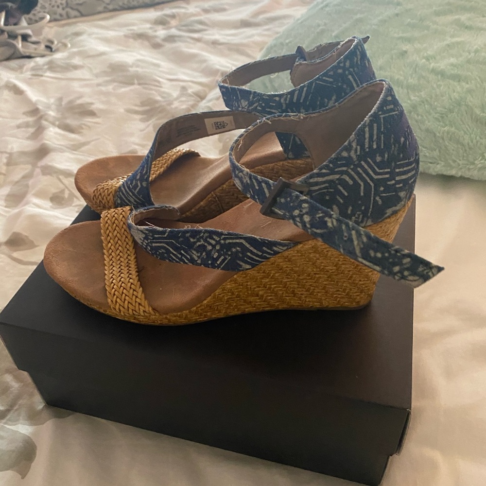 Women’s Toms Wedges